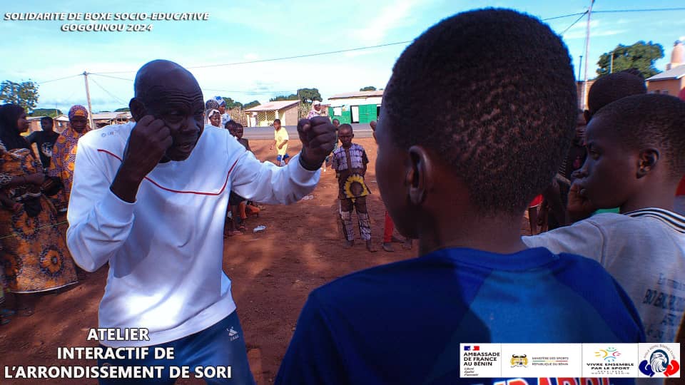 Activités interactives menées sur l'esplanade du Bureau d'arrondissement de SORI
